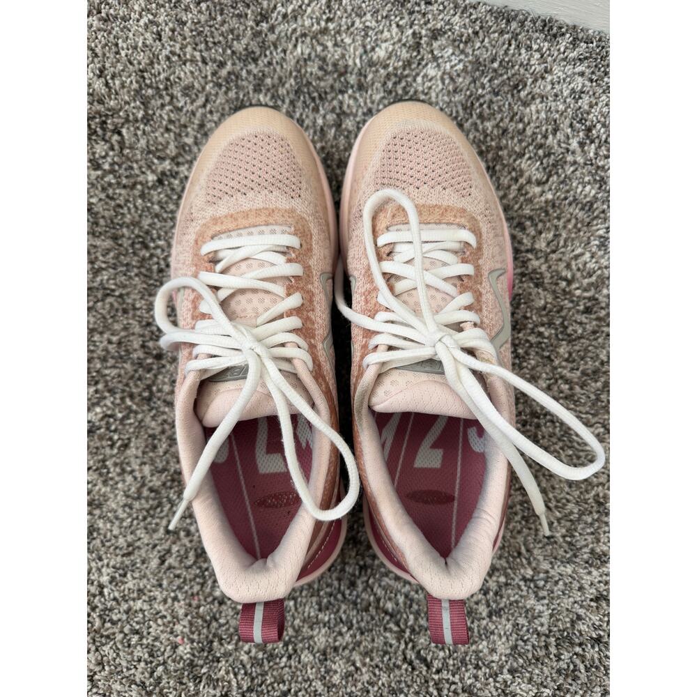 Huracan 3, 3000 running shoe women's size 7.5 - Picture 4 of 8